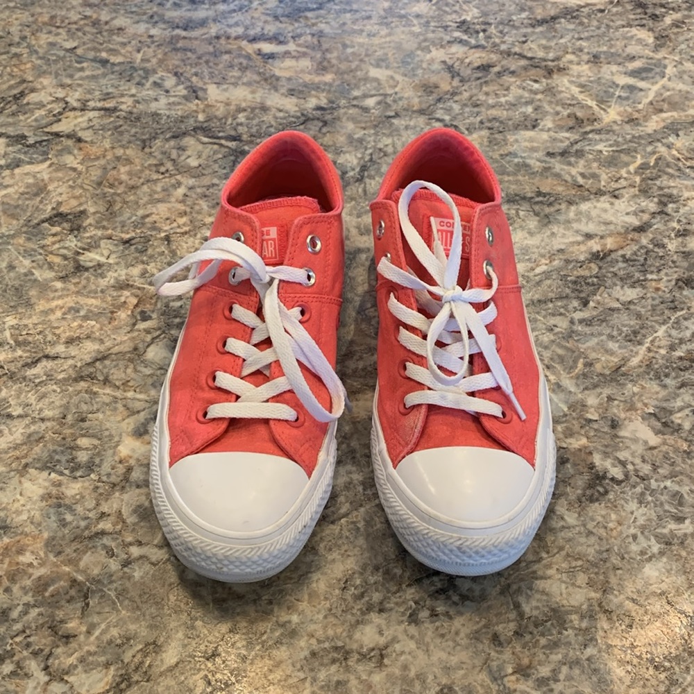 Pink Converse - Picture 2 of 6